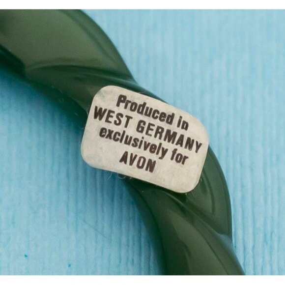 Vintage Green Cyclone Bangle Bracelet by Avon - 7 3/4 inch - N8 - Picture 3 of 4